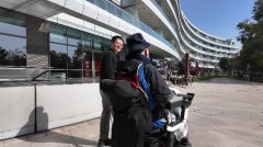 机接口取AI的深度融合